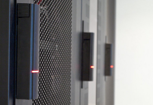 contrôle d'accès sur rack (armoire informatique ou baie) pour data center